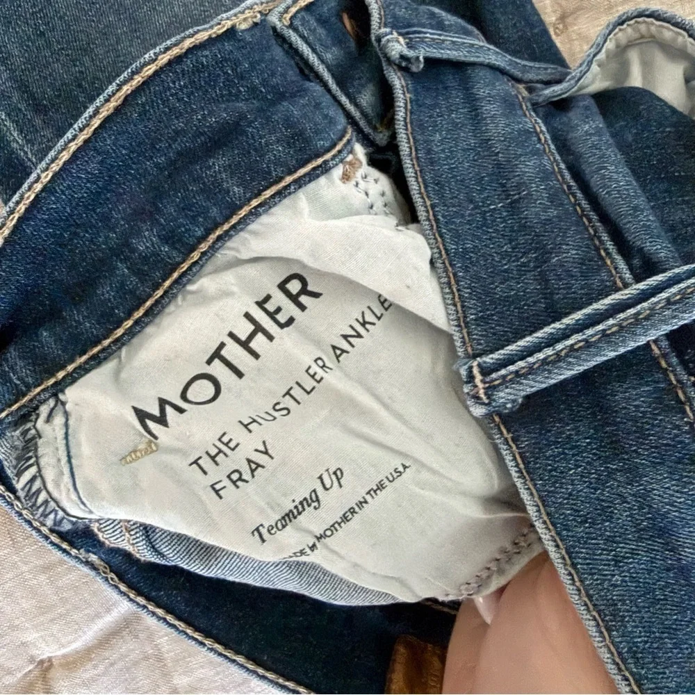 Mother The Hustler Ankle Fray Jeans in Teaming Up Size 25
